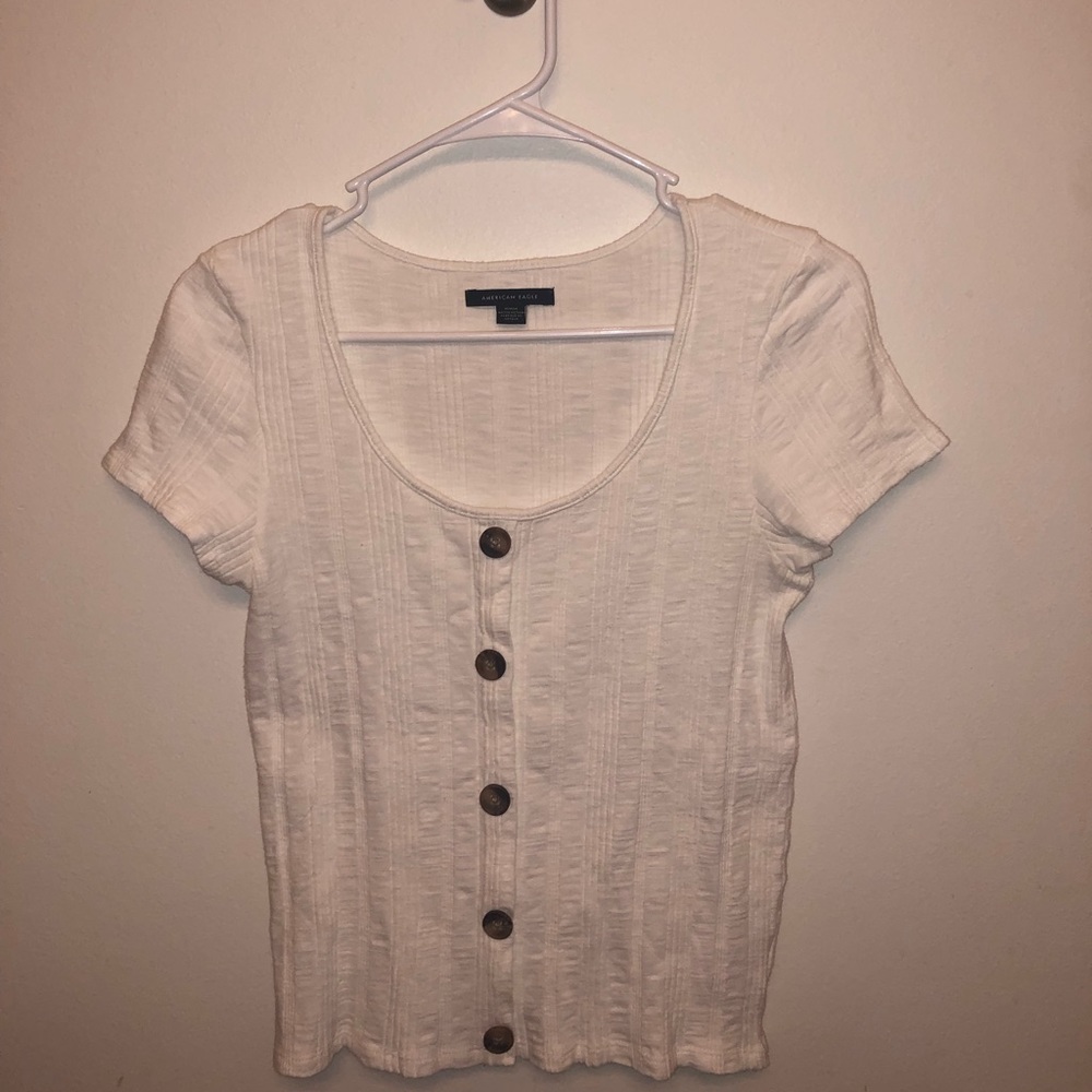 American Eagle classic white tee w/ buttons